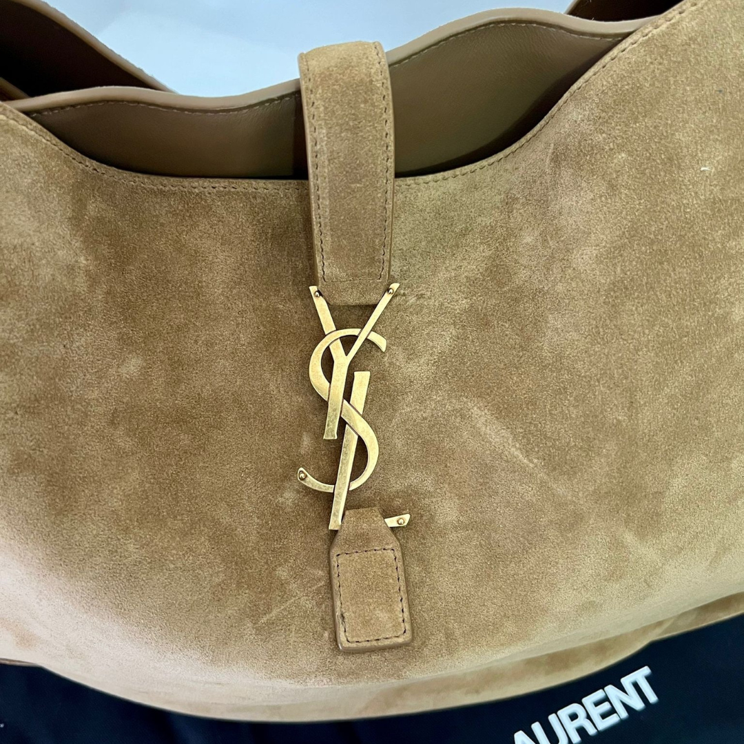 LE 5 À 7 BEA AUS VELOURSLEDER VON YVES SAINT LAURENT
