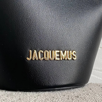 JACQUEMUS LE PETIT BAMBOLA LEDER TOTE